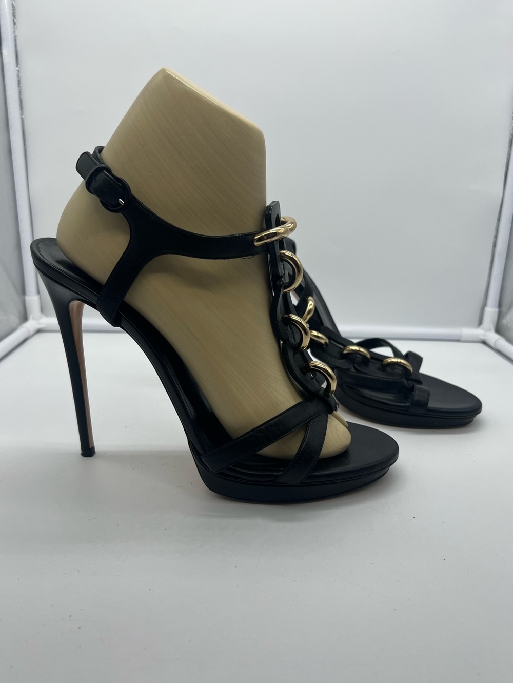 CASADEI Resort Collection T-Bar Black Leather Gold Rings Chained High Heels 11